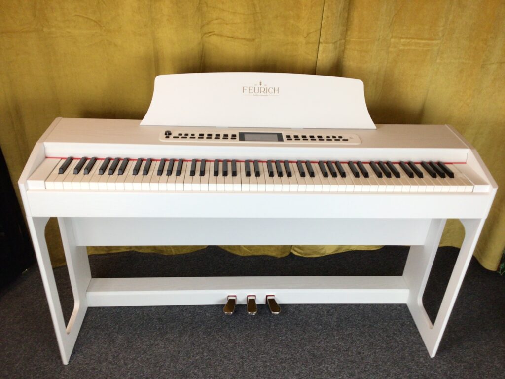 E-Piano, weiß