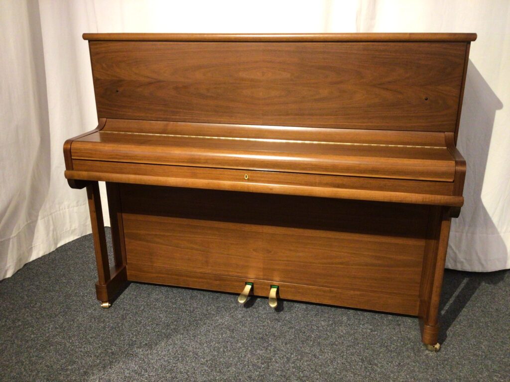 gebrauchtes deutsches Klavier