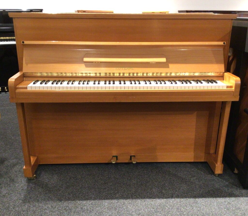 gebrauchtes günstiges Klavier, 1.500 €