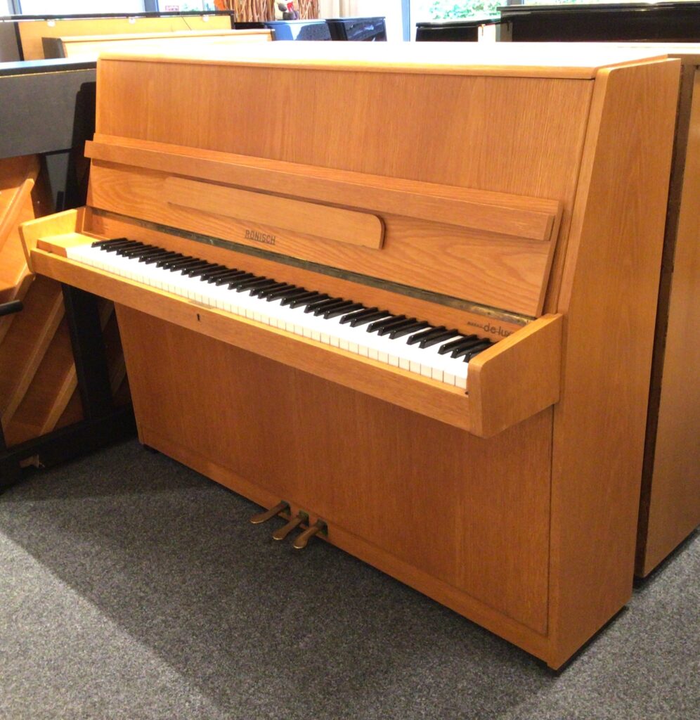 günstiges Klavier unter 1.000 €