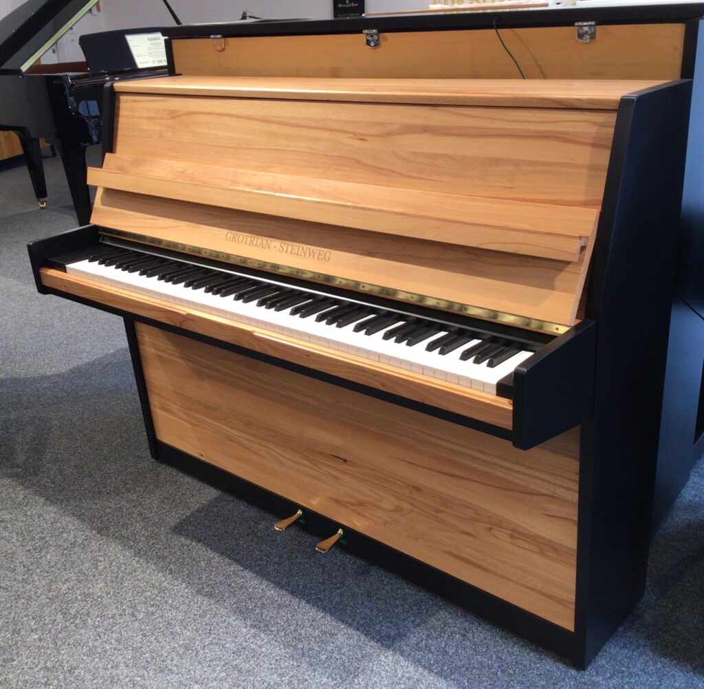 gebrauchtes deutsches Klavier