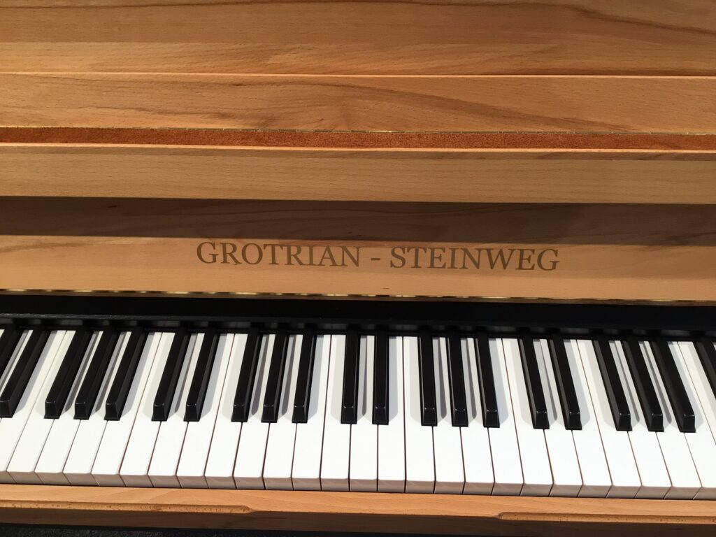Grotrian Klavier