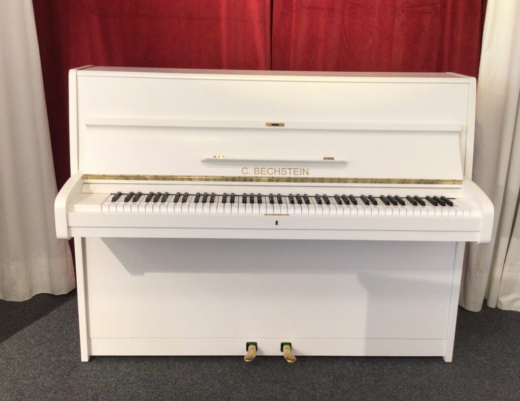 gebrauchtes deutsches Klavier